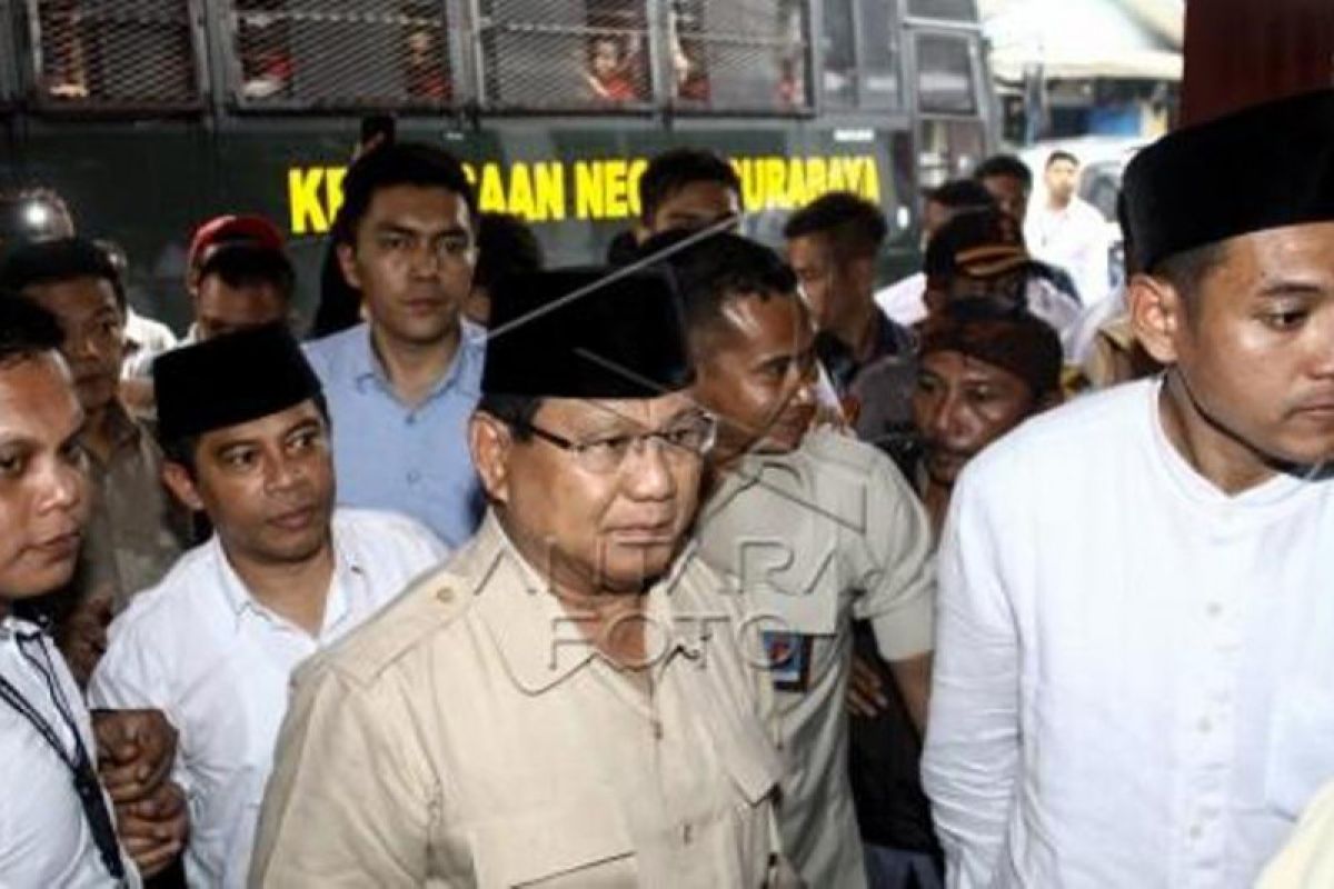 Prabowo jenguk Ahmad Dhani di Rutan Medaeng