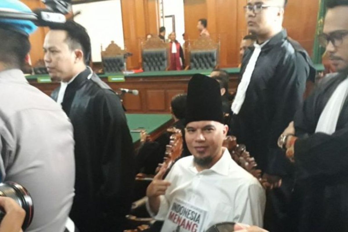 Hakim tolak eksepsi penasihat hukum Ahmad Dhani