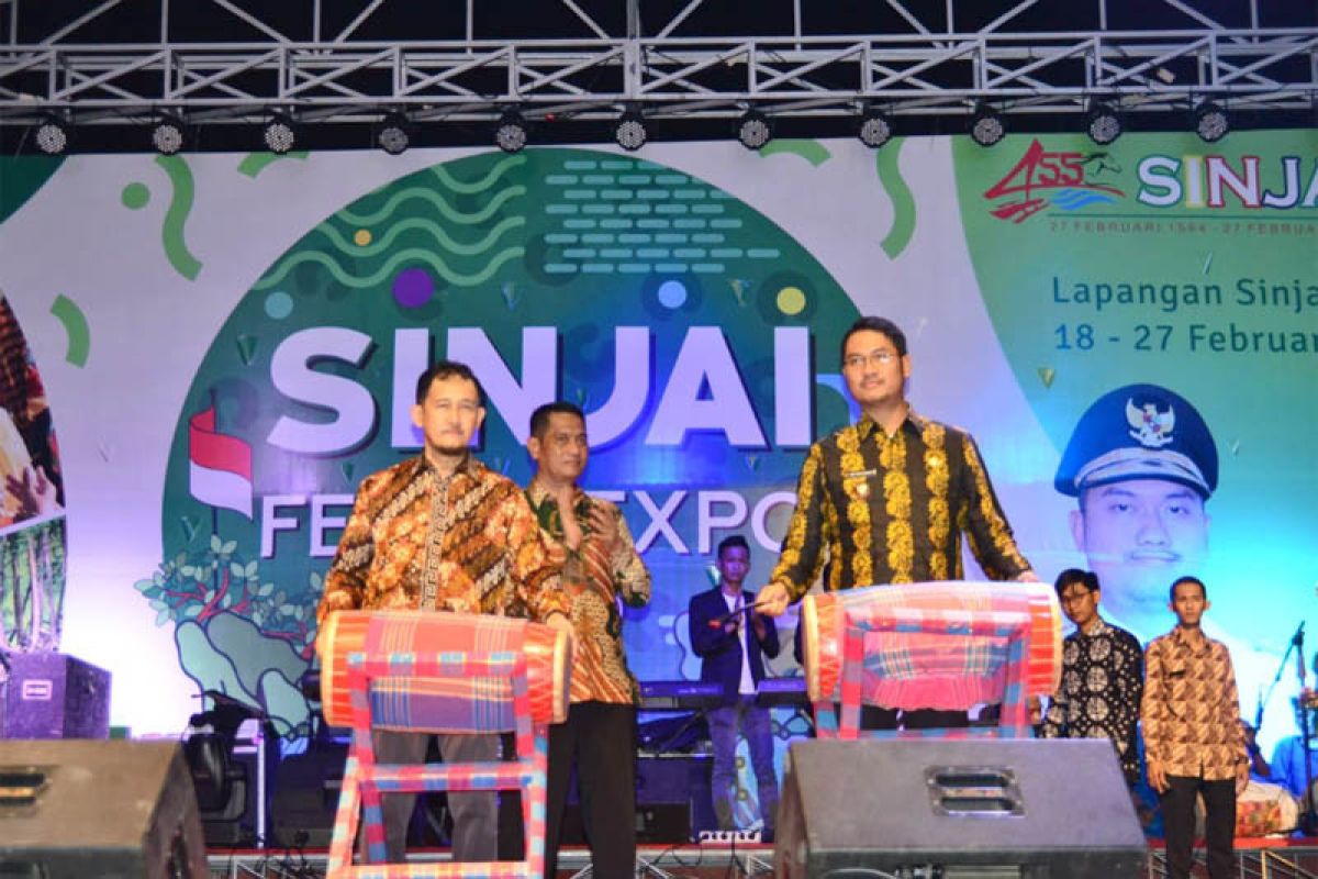 Asisten III Pemprov Sulsel buka Sinjai Fest dan Expo