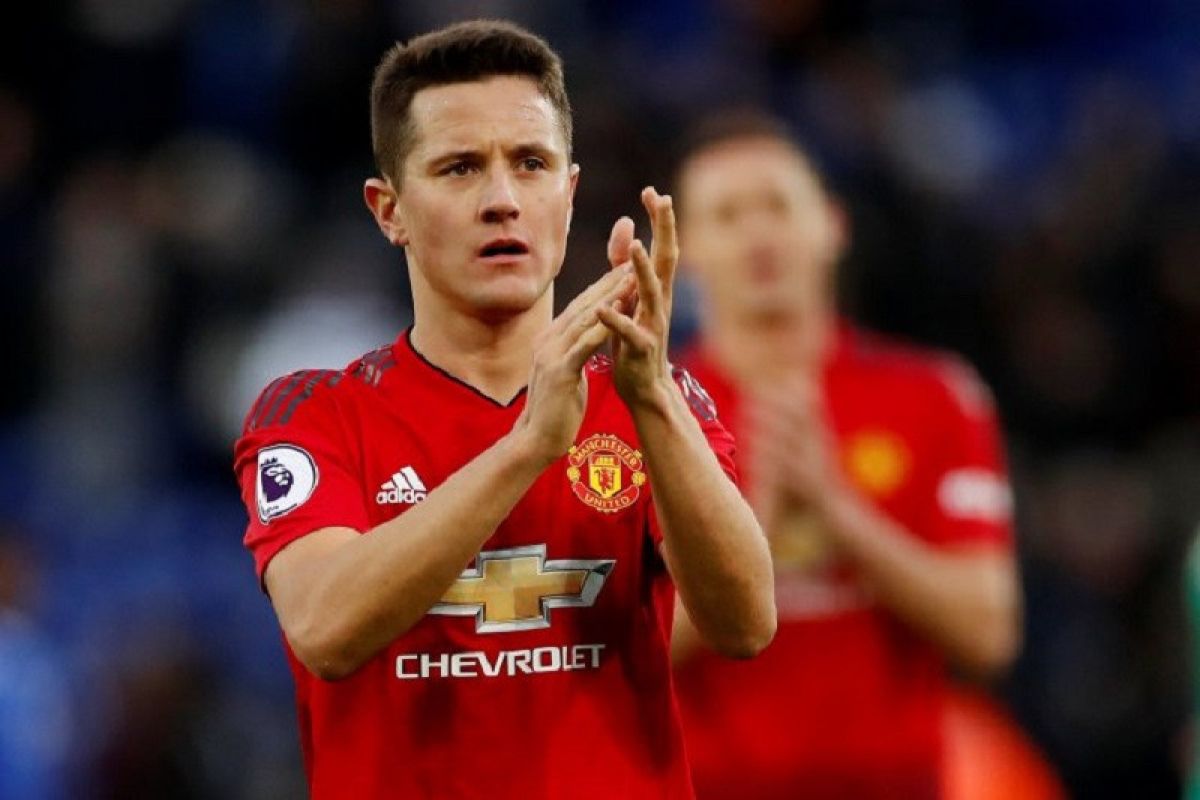 Kesepakatan kontrak bersama Man United temui jalan buntu, PSG nyatakan siap tampung Herrera