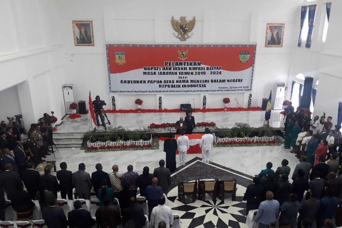 Gubernur Papua lantik Bupati dan Wabup Deiyai