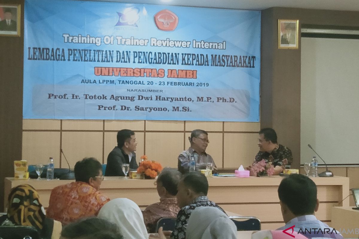 Universitas Jambi latih pengulas proposal penelitian