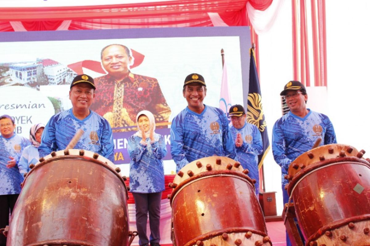 Menristekdikti Resmikan Tujuh Gedung Baru Unesa