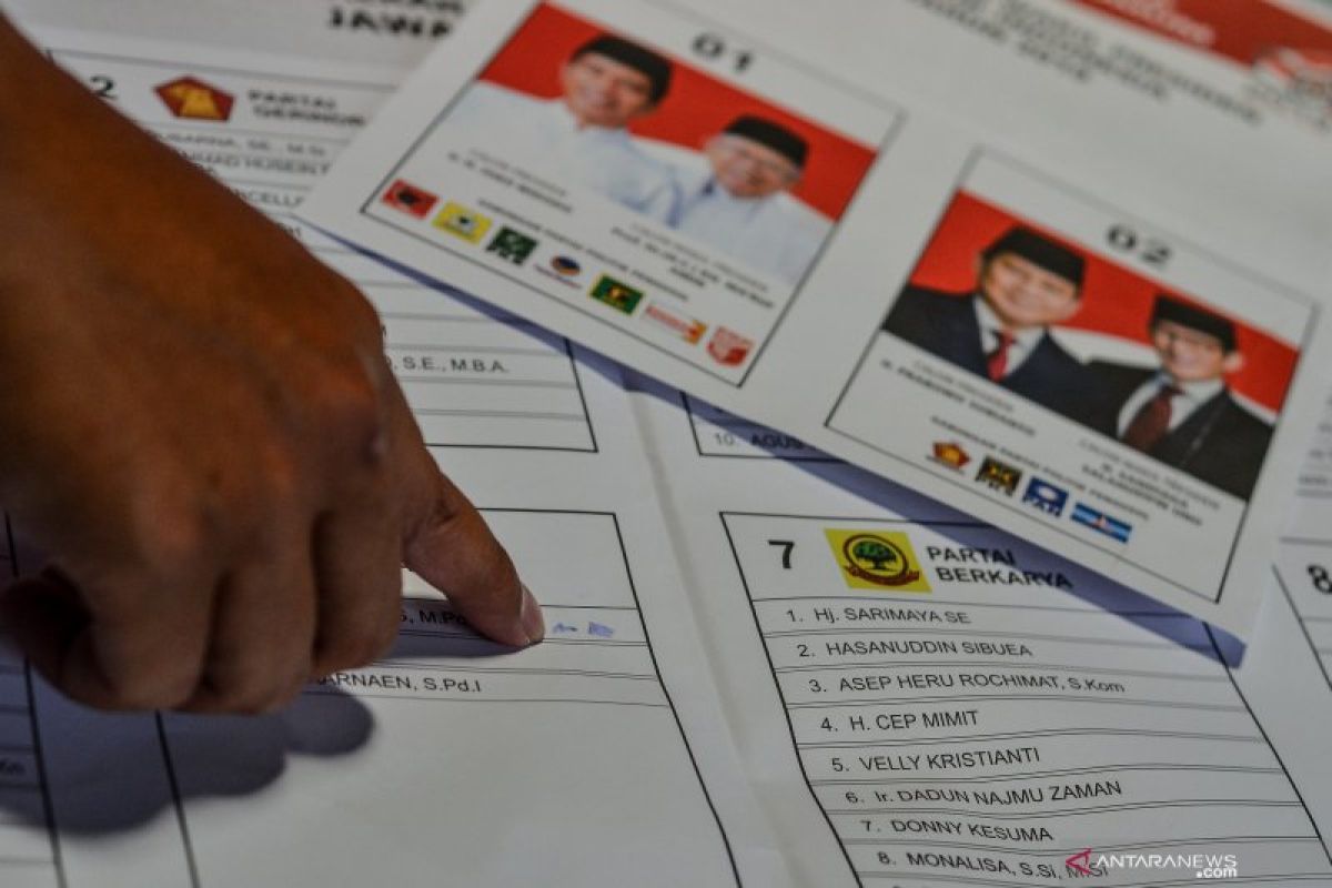 Surat suara untuk Papua Barat dalam perjalanan