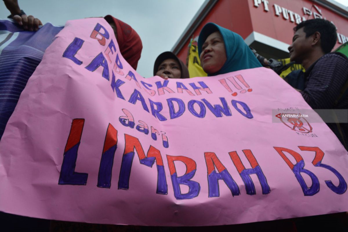 Pemkab Tangerang tutup usaha penampungan limbah berbahaya