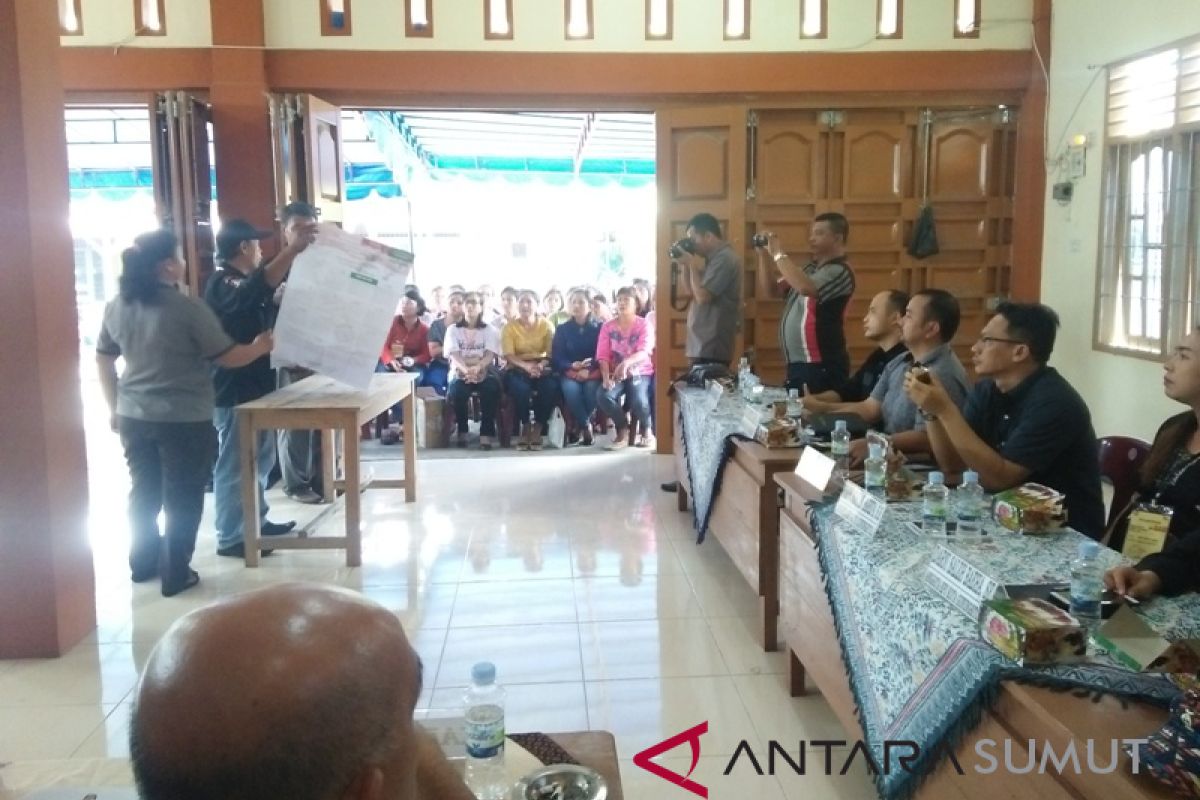 KPU Gunungsitoli mulai lipat surat suara