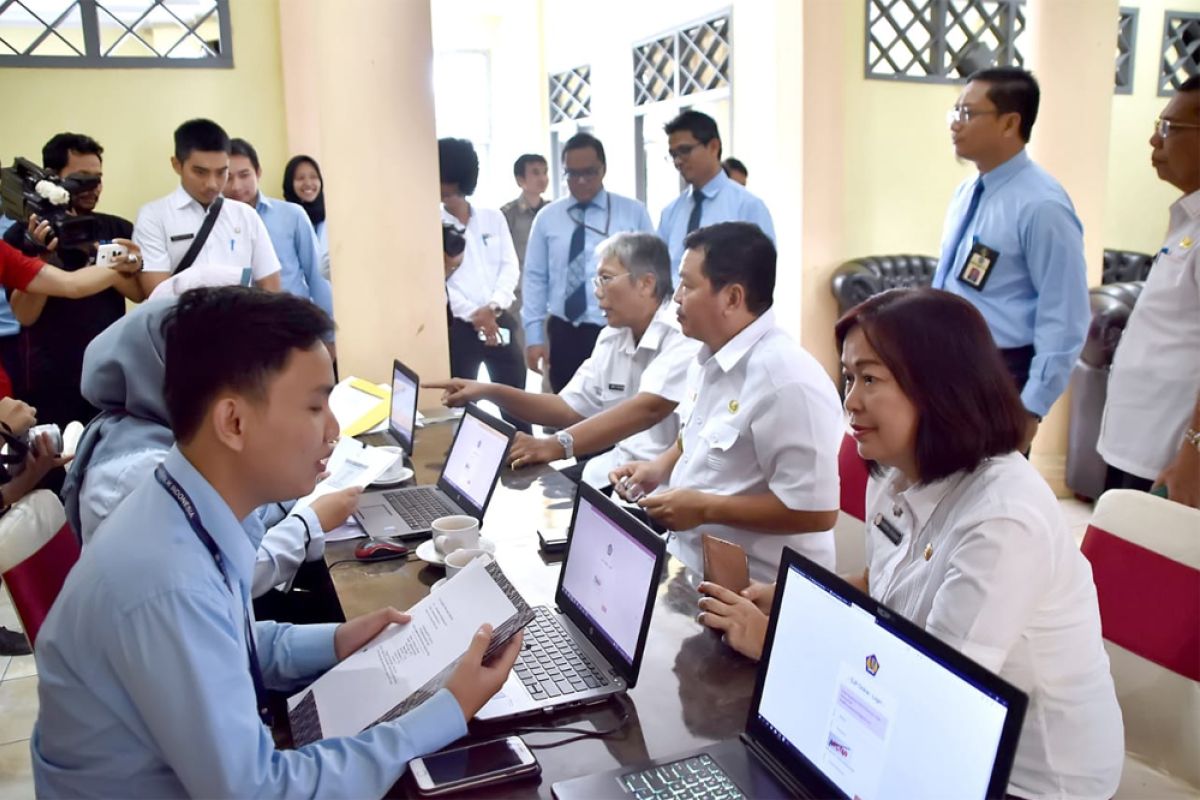 Pejabat Sintang sampaikan SPT tahunan pajak penghasilan