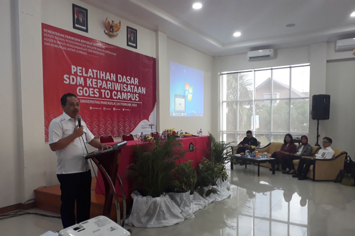 Kemenpar gali potensi anak muda kembangkan pariwisata