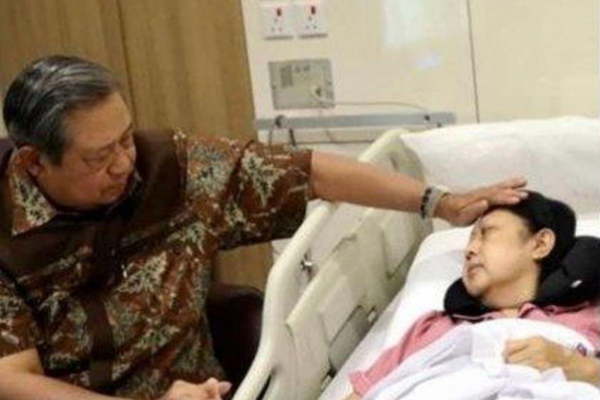 Rossa, Vino, dan Ernest berduka atas kepergian Ani Yudhoyono