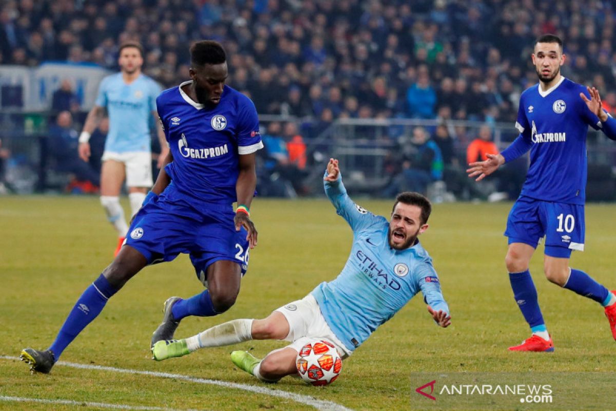 Diserang saat bertandang ke Schalke, fans City kritis di rumah sakit