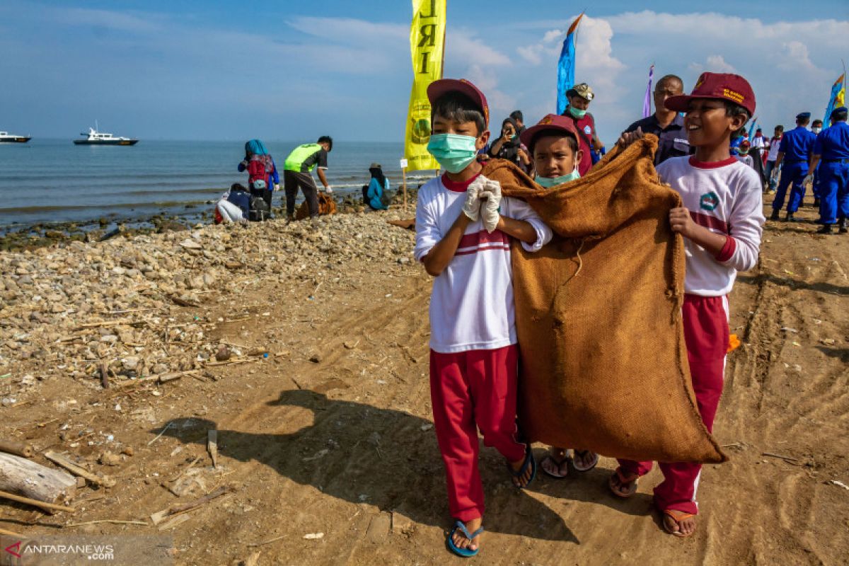 Gunung Kidul lakukan gerakan bersih pantai