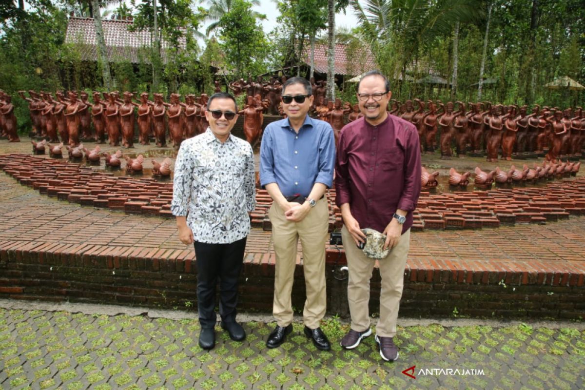 Menteri ESDM Seruput Kopi Osing dan Kunjungi Taman Gandrung Terakota Banyuwangi