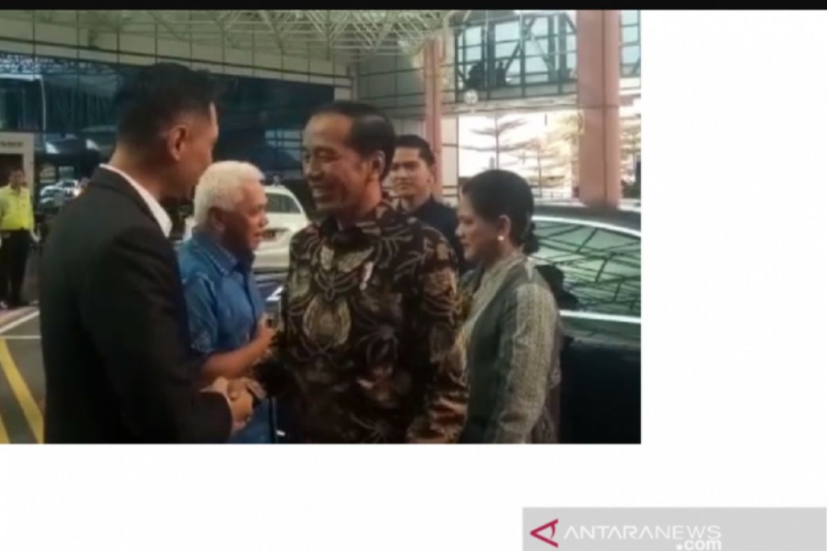 Presiden Jokowi jenguk Ani Yudhoyono di Singapura