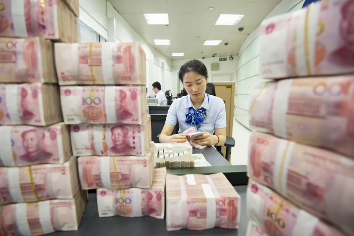 Yuan China melemah jadi 6,7205 terhadap dolar AS