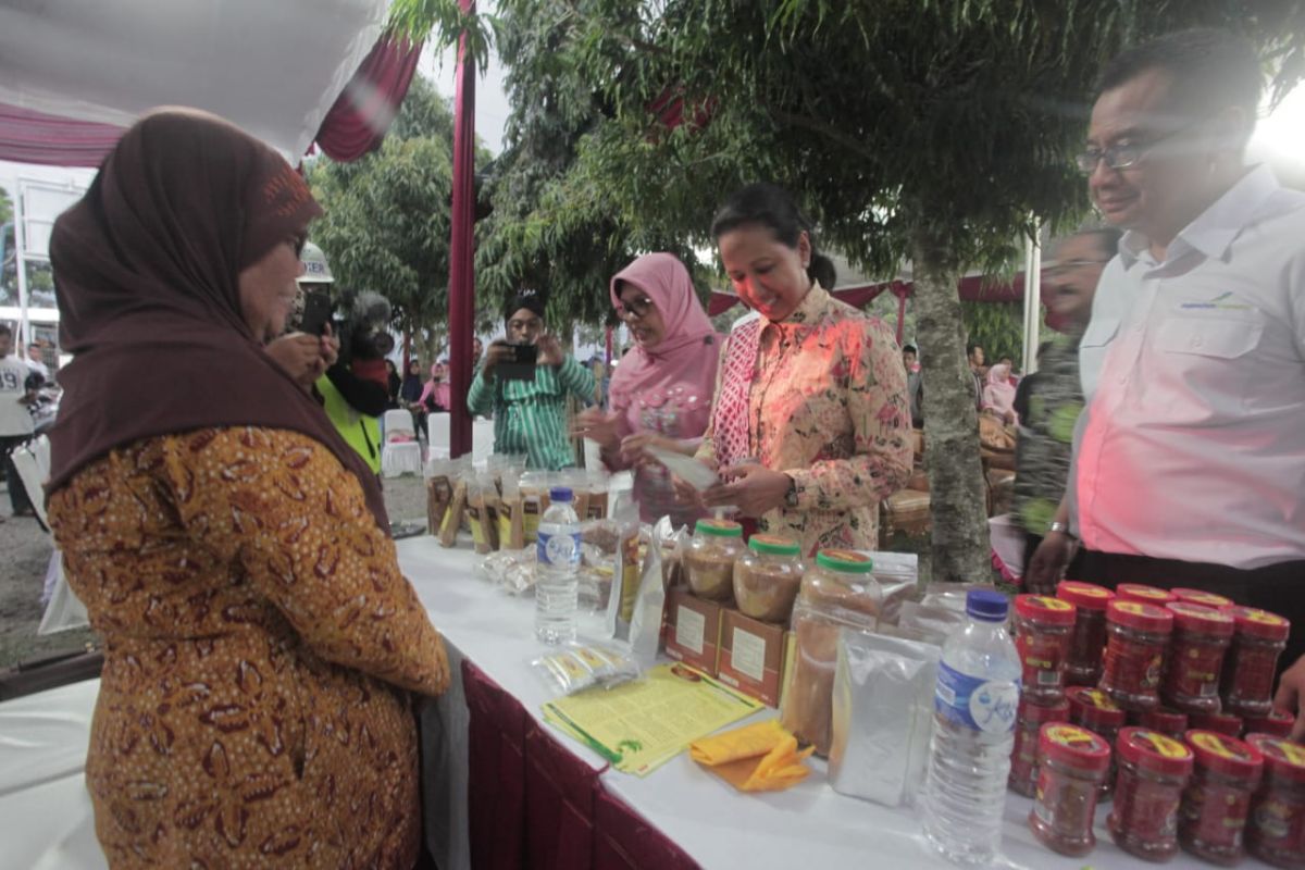 Rini kunjungi balai pemberdayaan masyarakat milik Angkasa Pura I