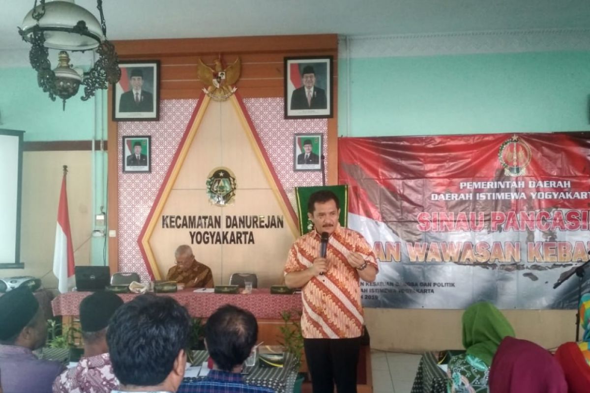 Legislator: bangsa berbudi pekerti harus malu sebarkan hoaks