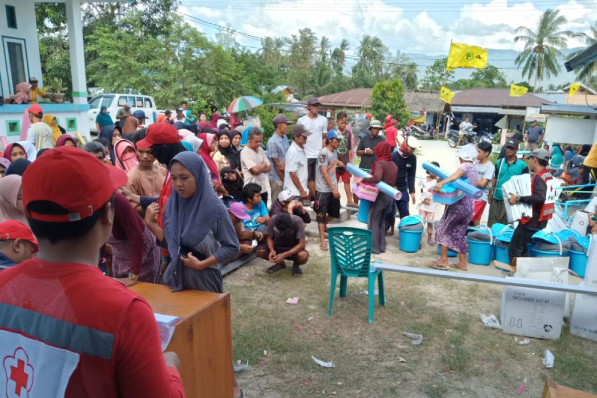 PMI distribusikan kebutuhan dasar korban bencana gempa Sigi