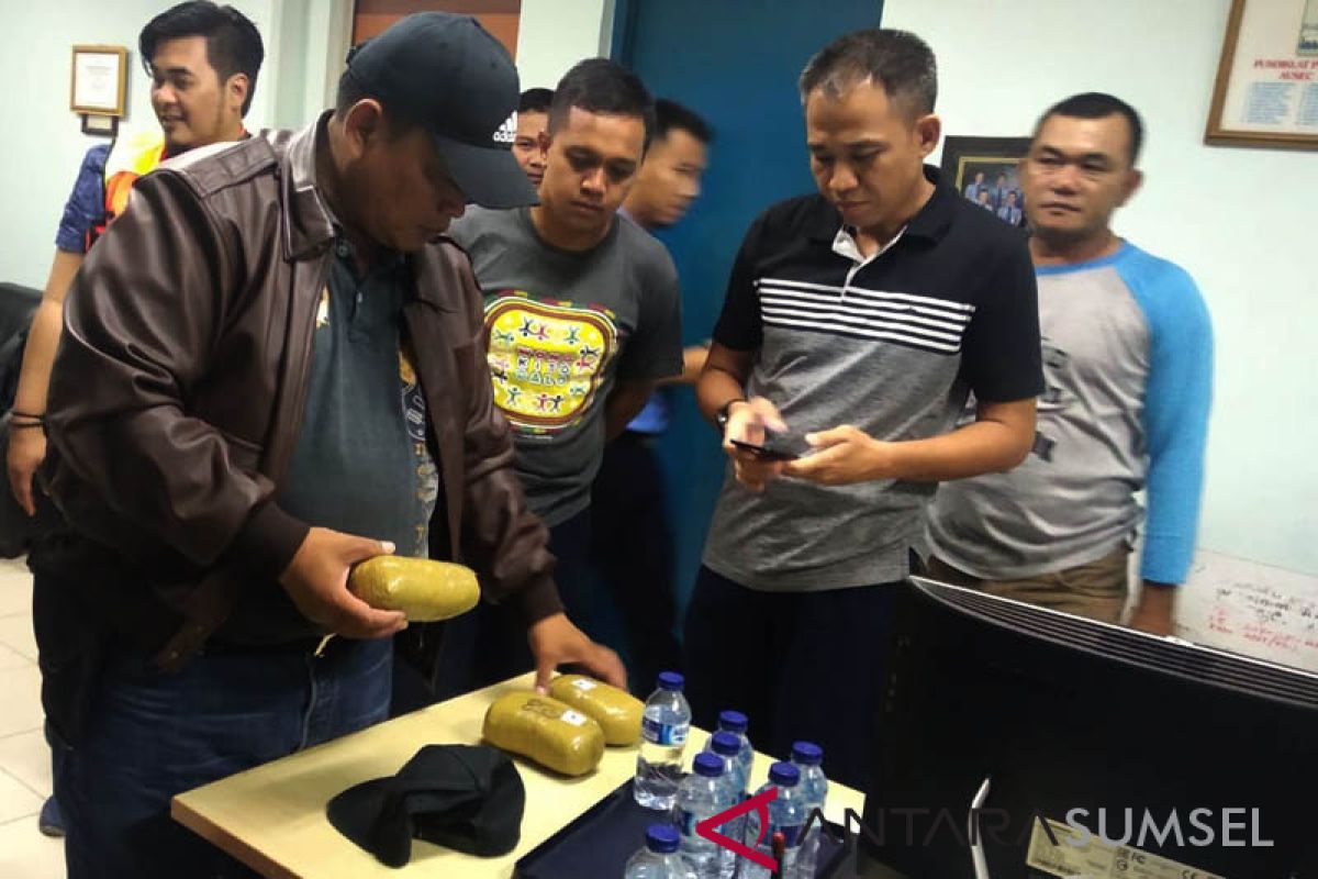 Personil TNI AU gagalkan penyelundupan 2,6 kg sabu-sabu