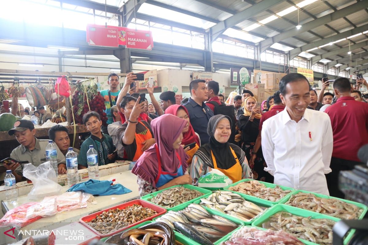 Presiden cek harga beras di dua pasar