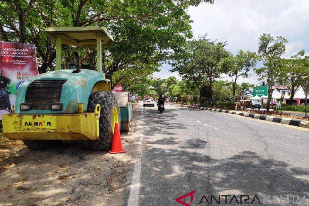 Lubang-Lubang Jalan Negara Di Penajam Mulai Ditambal