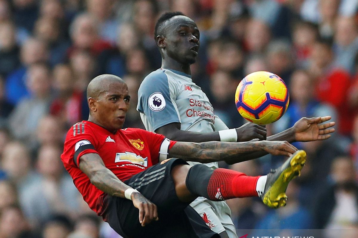 Klub MU akan selidiki aksi pelecehan rasial terhadap Ashley Young