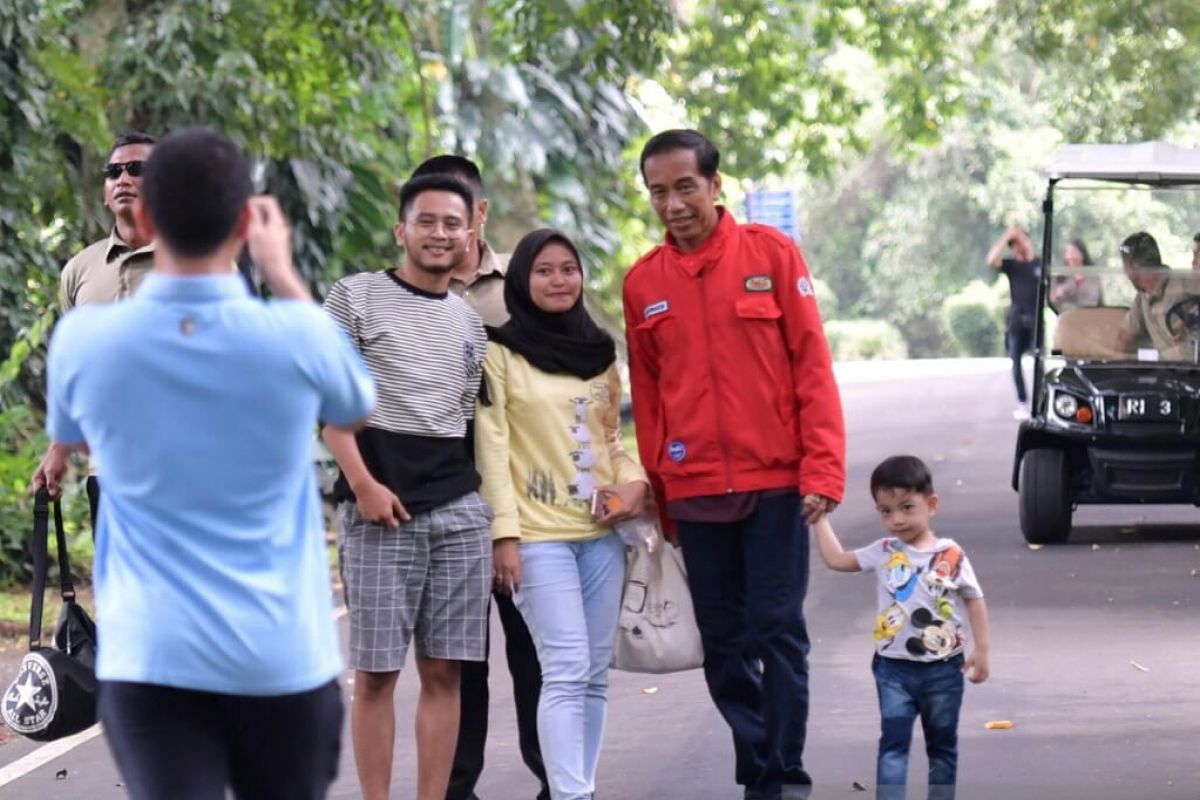 Presiden ajak Jan Ethes jalan-jalan di Kebun Raya Bogor