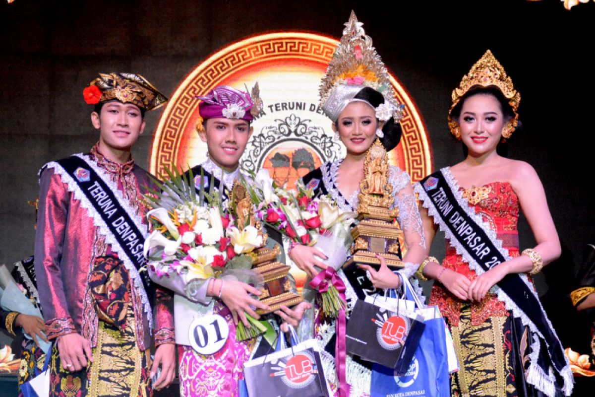Cahya Wibawa dan Maharani sabet gelar Teruna-Teruni Denpasar 2019
