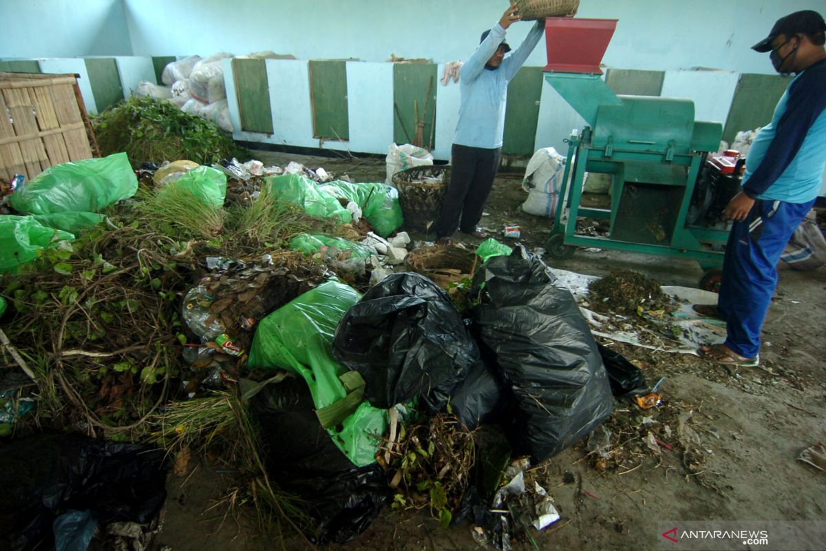 DLH Mukomuko larang warga bakar sampah di pemukiman penduduk