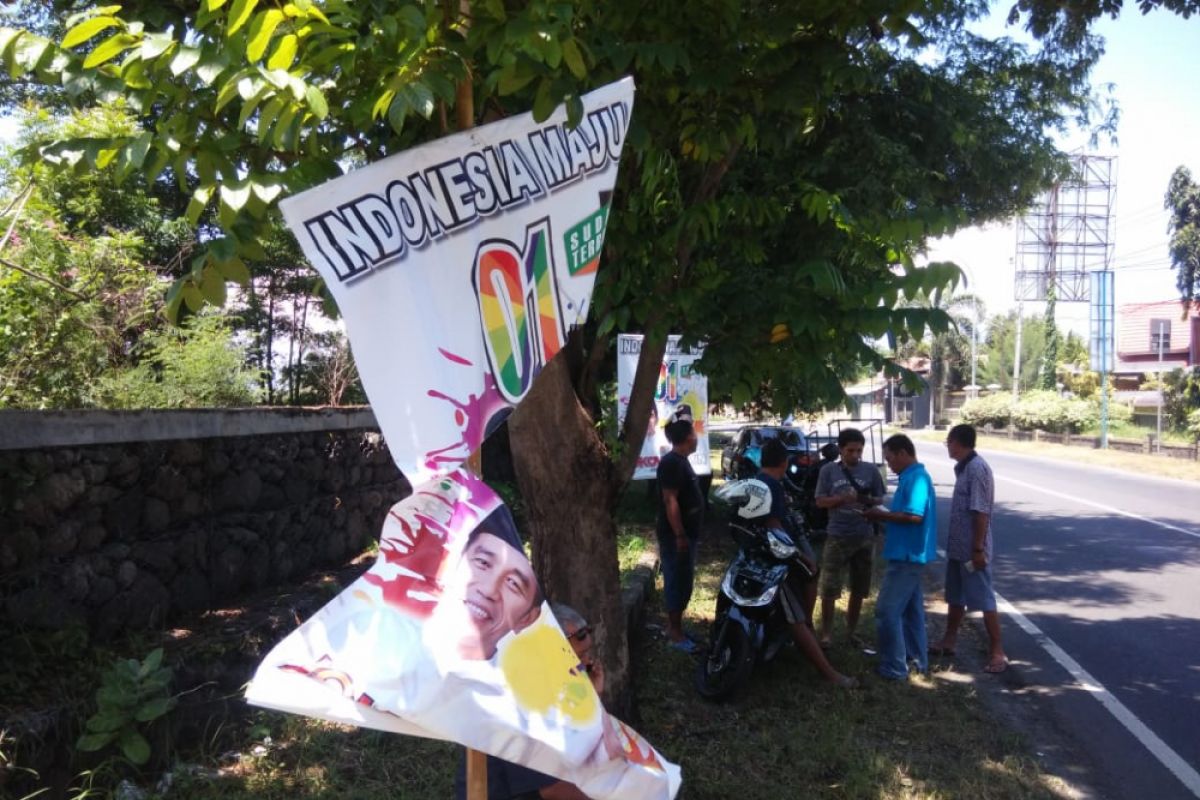 Perusakan Banner Pasangan Capres 01 di Situbondo Meluas