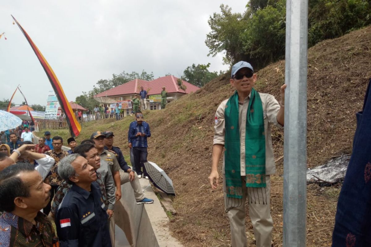 Dipasang 200 titik, masyarakat Sawahlunto sambut baik lampu tenaga surya