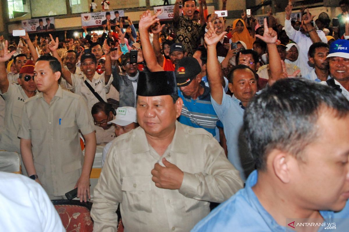 Prabowo Subianto menyapa ratusan petani Mojokerto