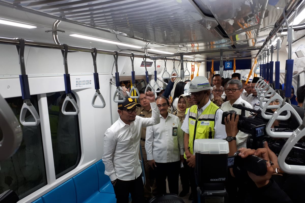 Hanif Dhakiri coba MRT dari HI ke Lebak Bulus