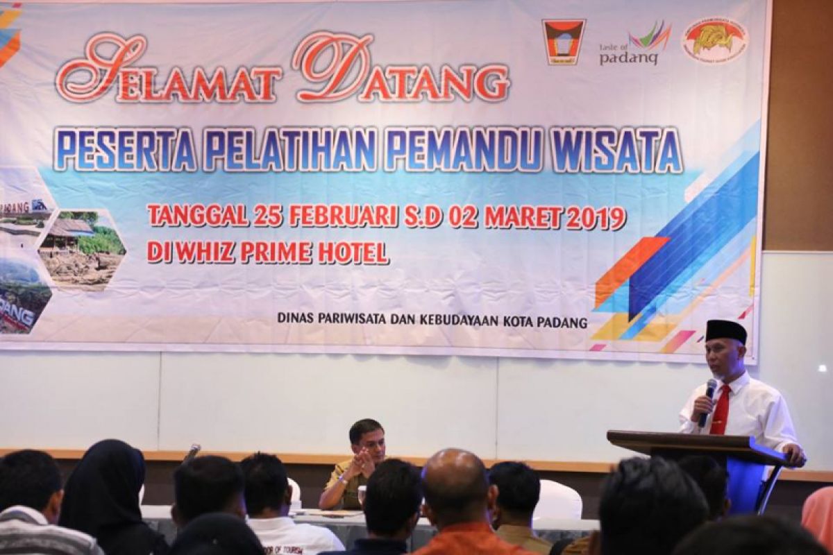 Padang bekali pemandu wisata standar Kompetensi Kerja Nasional Indonesia