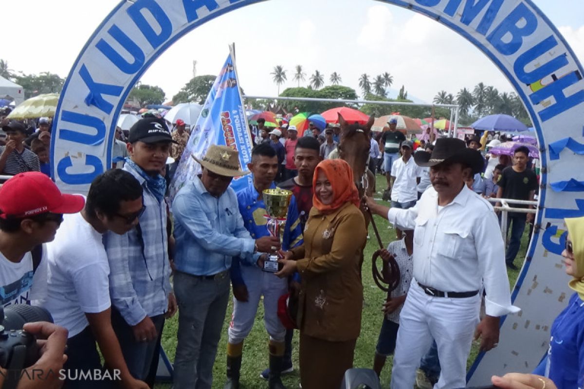 Masyarakat Sumbar padati pergelaran Pacu Kuda di Payakumbuh