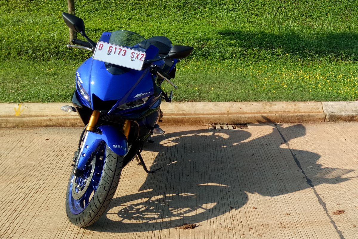 Yamaha R25 kental rasa sport, tapi nyamankah untuk harian?