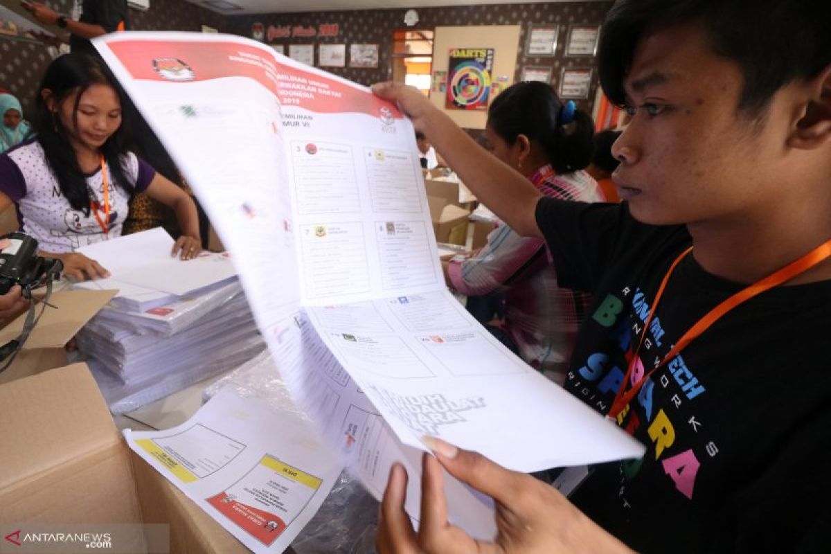 KPU Gorontalo Utara Libatkan 150 Tenaga Pelipat Surat Suara