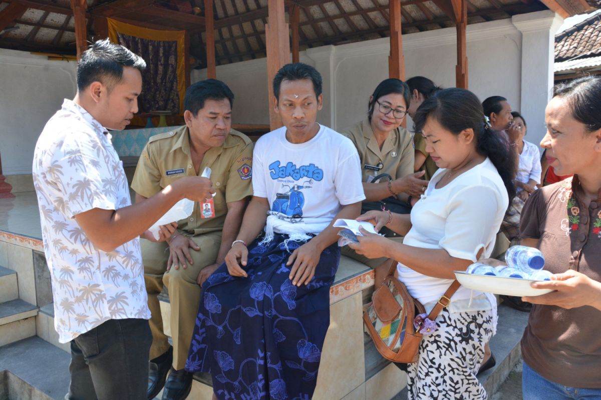 Dinas Kesehatan Denpasar pulangkan penderita skizofrenia Susastra ke rumahnya