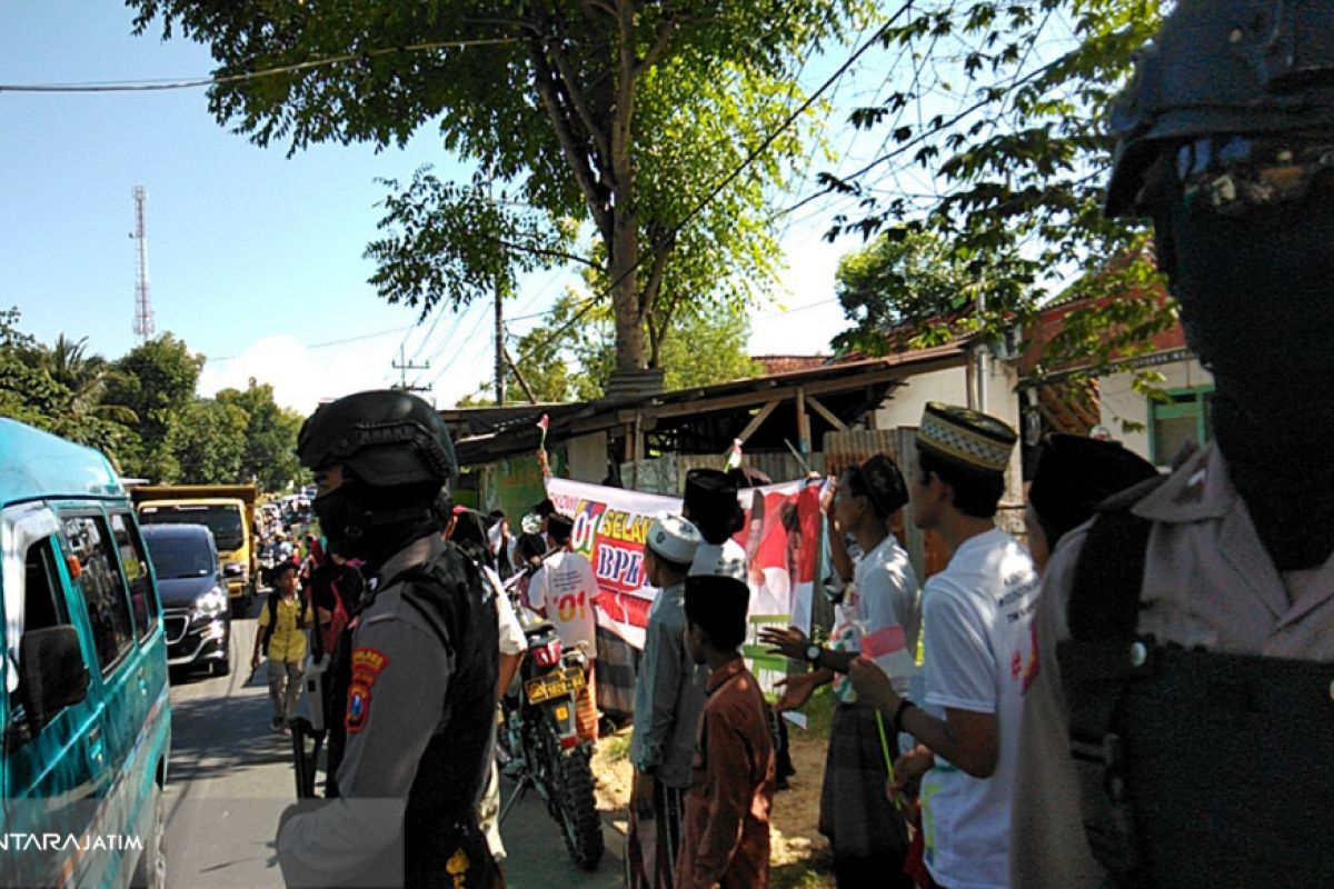 Polisi Cegah Bentrok Pendukung Jokowi dengan Prabowo di Pamekasan