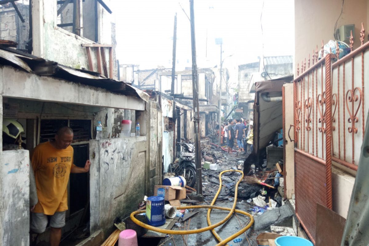 Fire razes 30 homes in West Jakarta