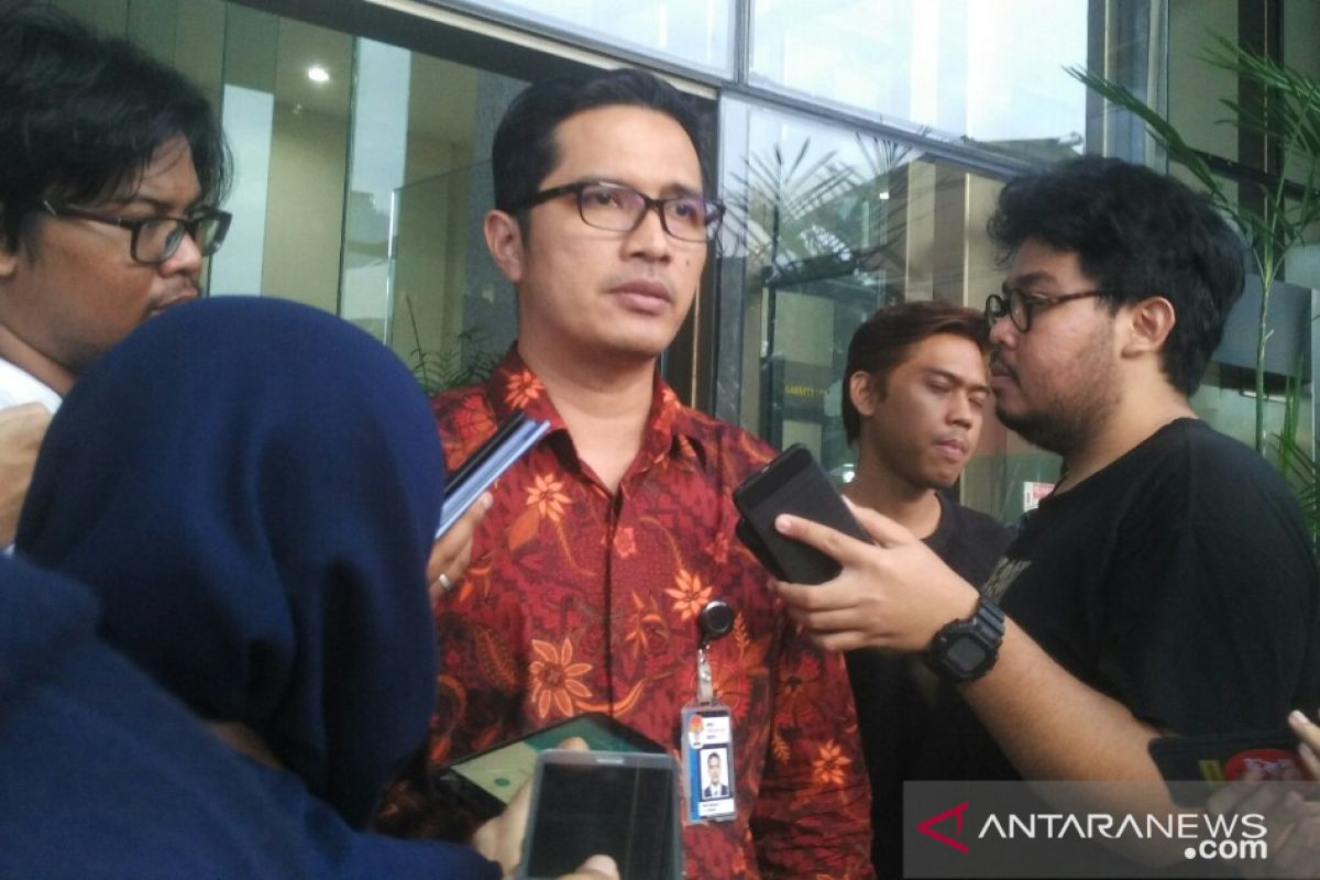 KPK panggil bupati Bengkalis saksi kasus korupsi proyek jalan