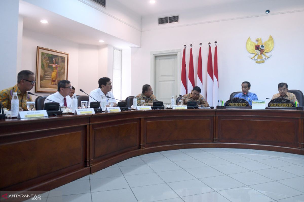 Jokowi discusses policy on utilization of forest area