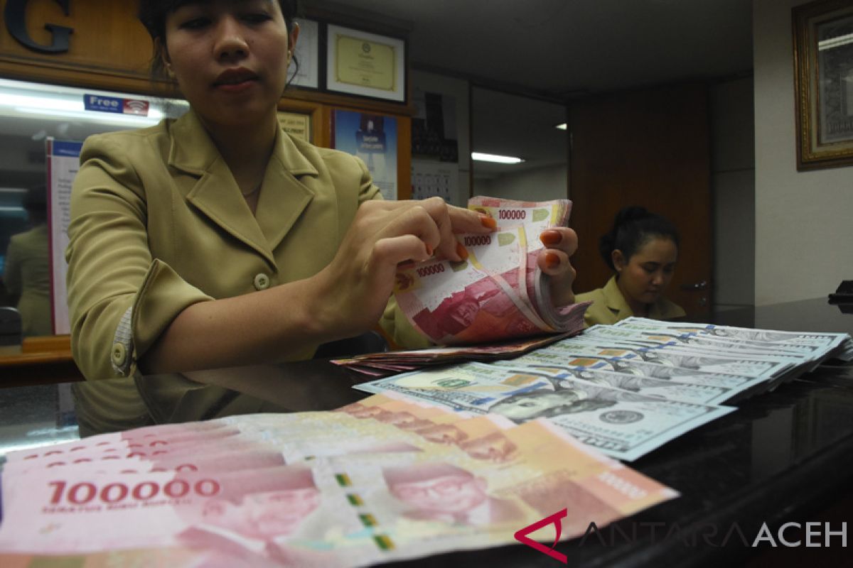 Rupiah senin sore stagnan di Rp14.235 per dolar AS