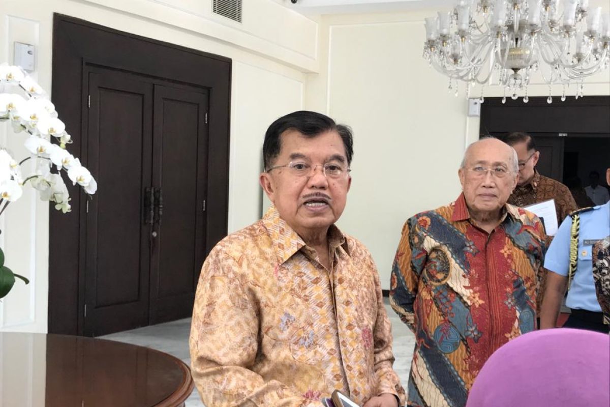 Wapres sebut posisi politik kepala daerah dan ASN berbeda