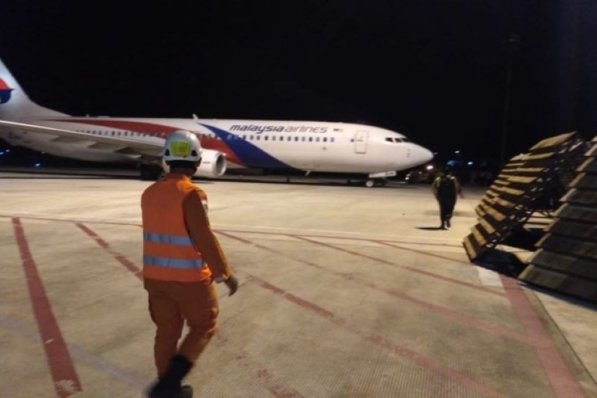 Ada gangguan teknis, pesawat Malaysia mendarat darurat di Jambi