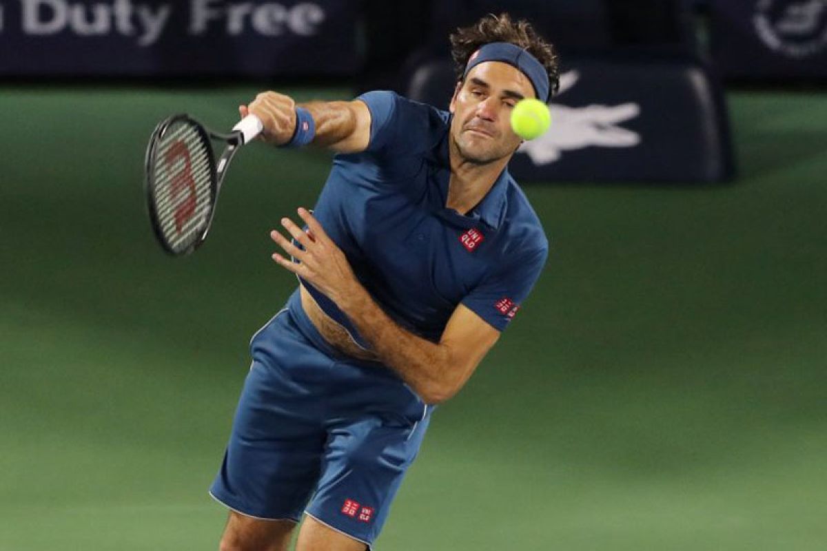 Federer tantang Tsitsipas di final Dubai Duty Free