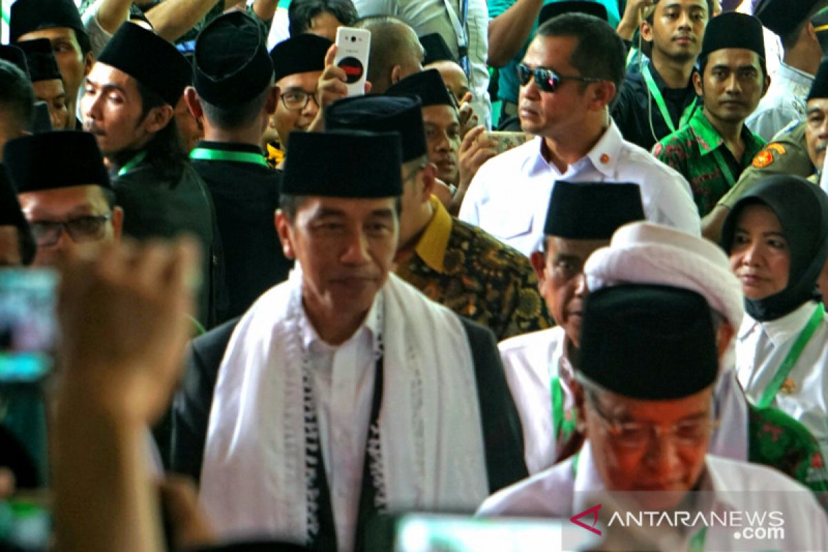 Lantunan solawat sambut kedatangan Jokowi di Munas Alim Ulama dan Konbes NU