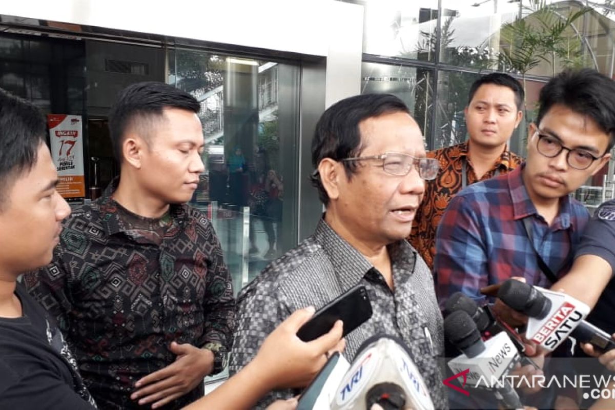 Mahfud MD bahas pemberantasan korupsi dengan pimpinan KPK