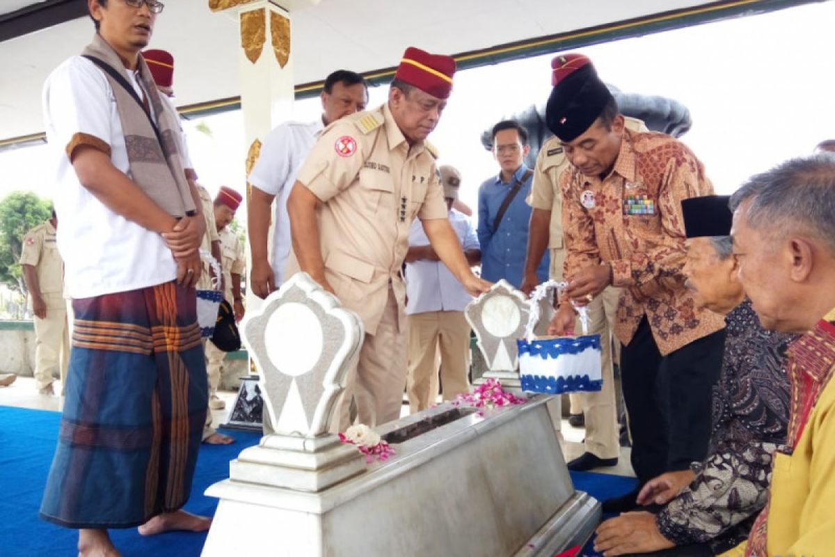 Djoko Santoso bersama purnawirawan TNI-Polri ziarah ke Makam Jenderal Soedirman