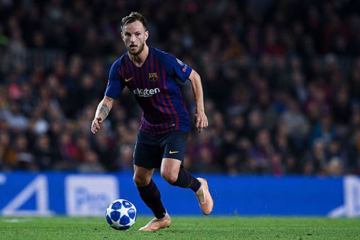 Soal Rakitic, fans Manchester United terpecah