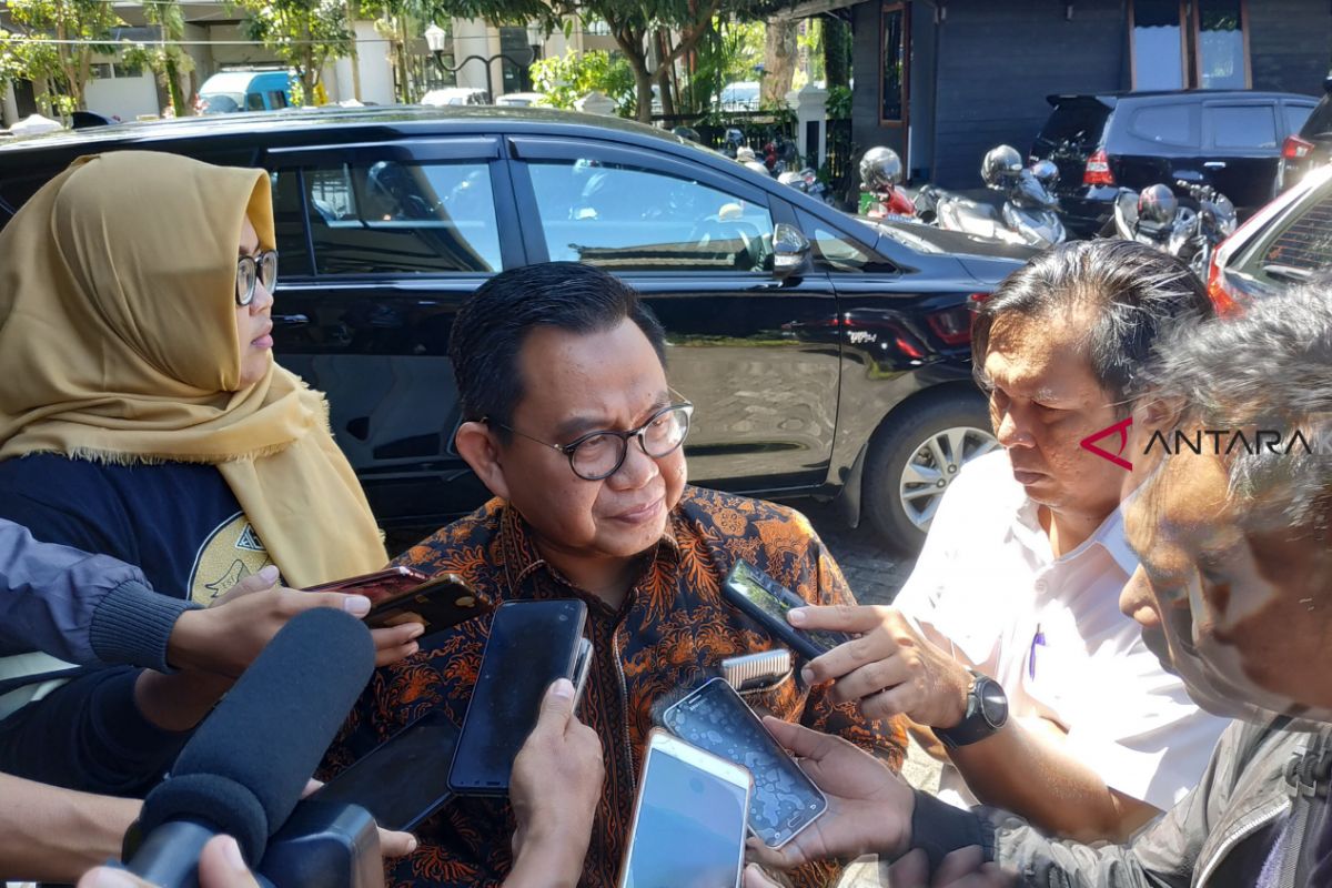 Legislator nilai Satpol-PP Pontianak belum serius tertibkan pemain layangan